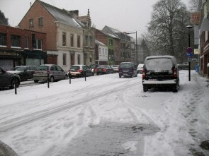 File Kapelstraat door hevige sneeuwval