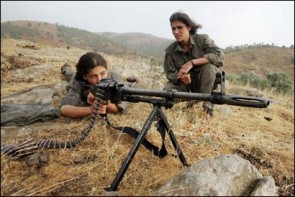 PKK militantes op oefening