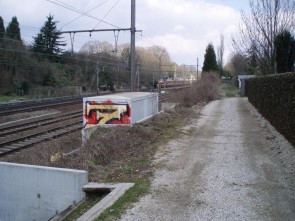naast de spoorweg