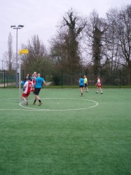 Ekerse valt aan