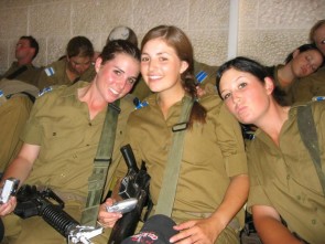 Vrouwelijke Israëlische soldaten mogen gezien worden 2