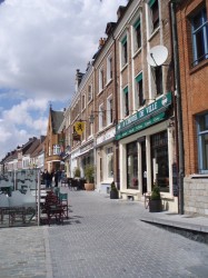 naast stadhuis Cassel