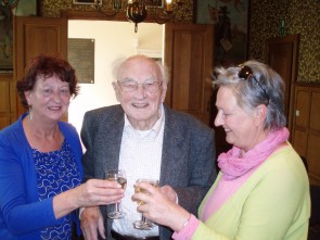 Jos Claessens met dochters Rita en Greet