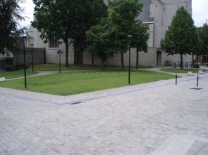 tussen kerk en CC