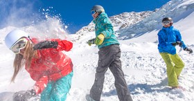Ski and snowboard Saas Fee