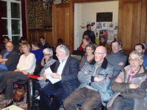 Veel toeschouwers in de raadzaal