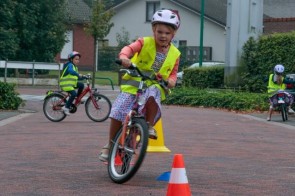 fietsende kinderen