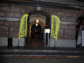vroeger op 't stadhuis buiten gekeken als 'rioolkrantje'